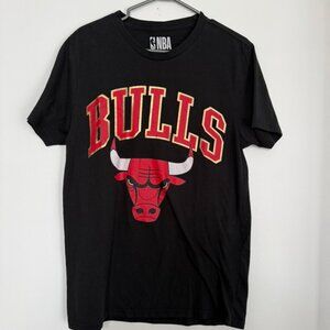 NBA Chicago Bulls Graphic Tee | Black | Size Medium | Classic Logo
